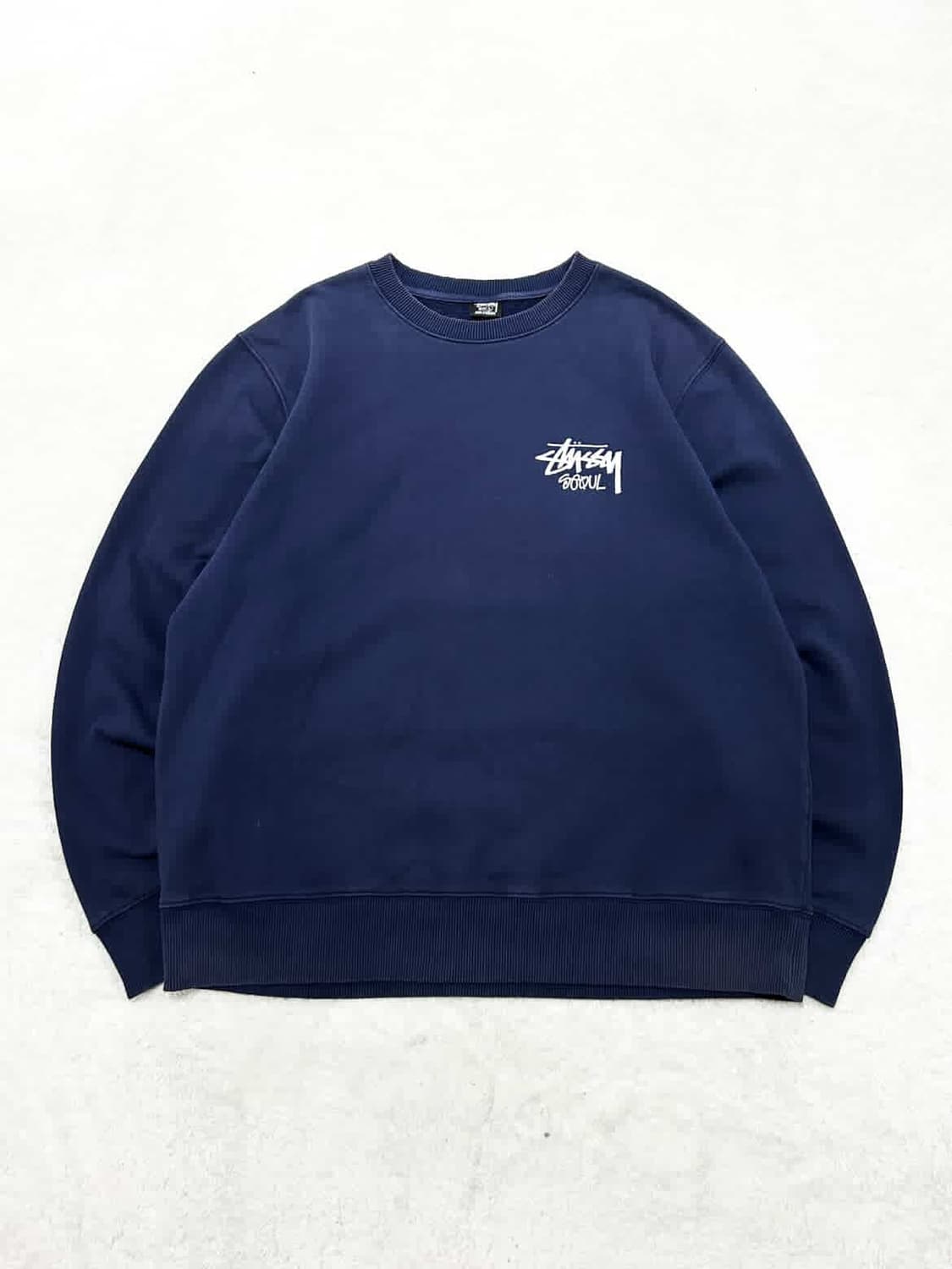 스투시 서울 빅로고 네이비 맨투맨 상품이미지5