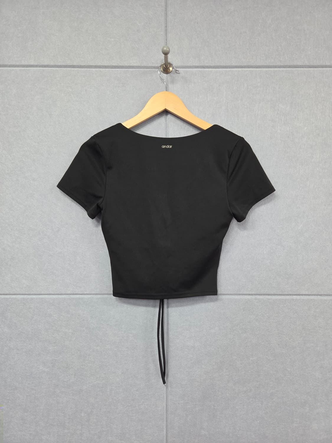 andar 안다르 비 프리 셔링 스트링 크롭티 블랙 상품이미지4