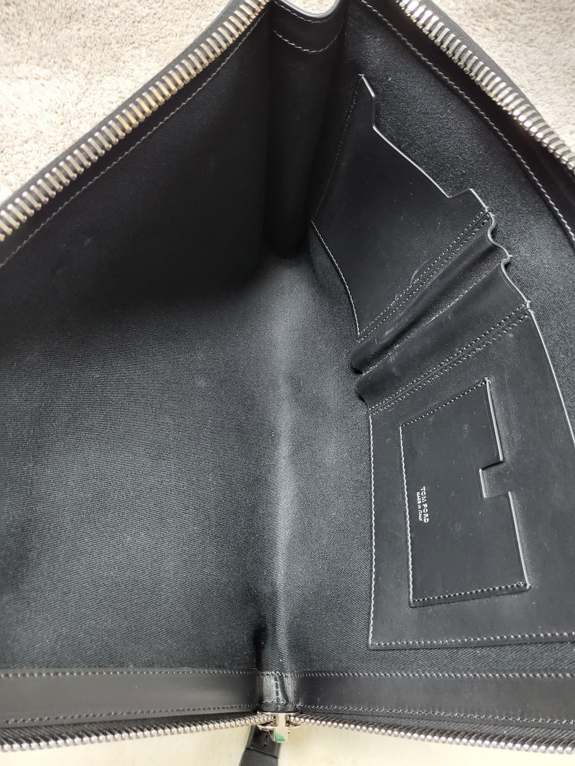 톰포드 블랙 가죽 클러치백 새제품급 상품이미지5