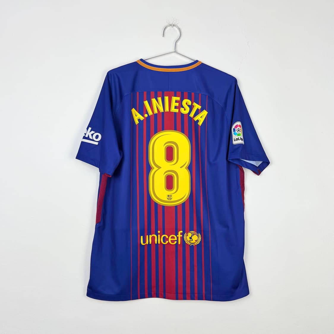 17-18 바르셀로나 홈 이니에스타 유니폼 상품이미지1