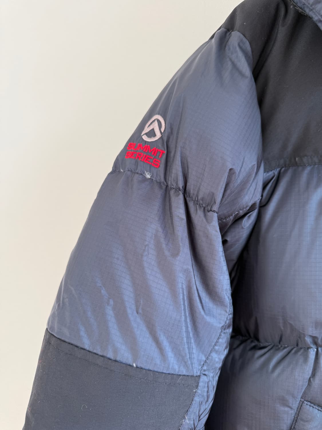 노스페이스(THE NORTH FACE) 써밋 구스다운 패딩(부분 움 현상 상품이미지5