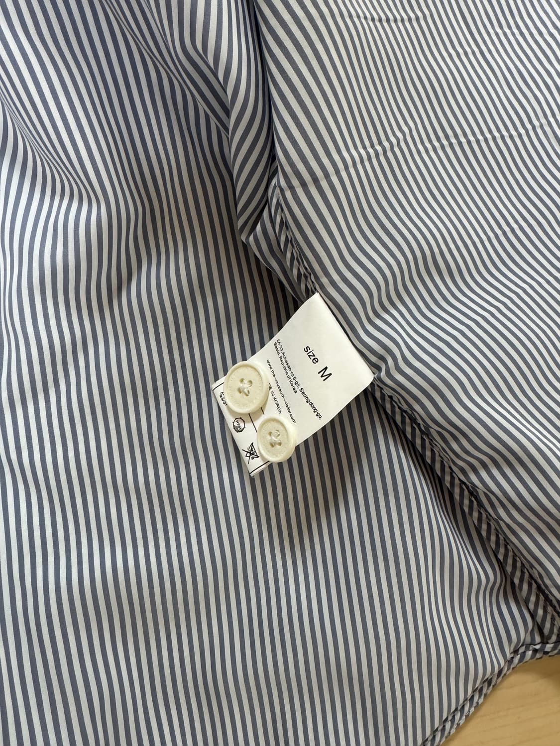 더 뮤지엄 비지터 큐빅로고 패딩셔츠 상품이미지3