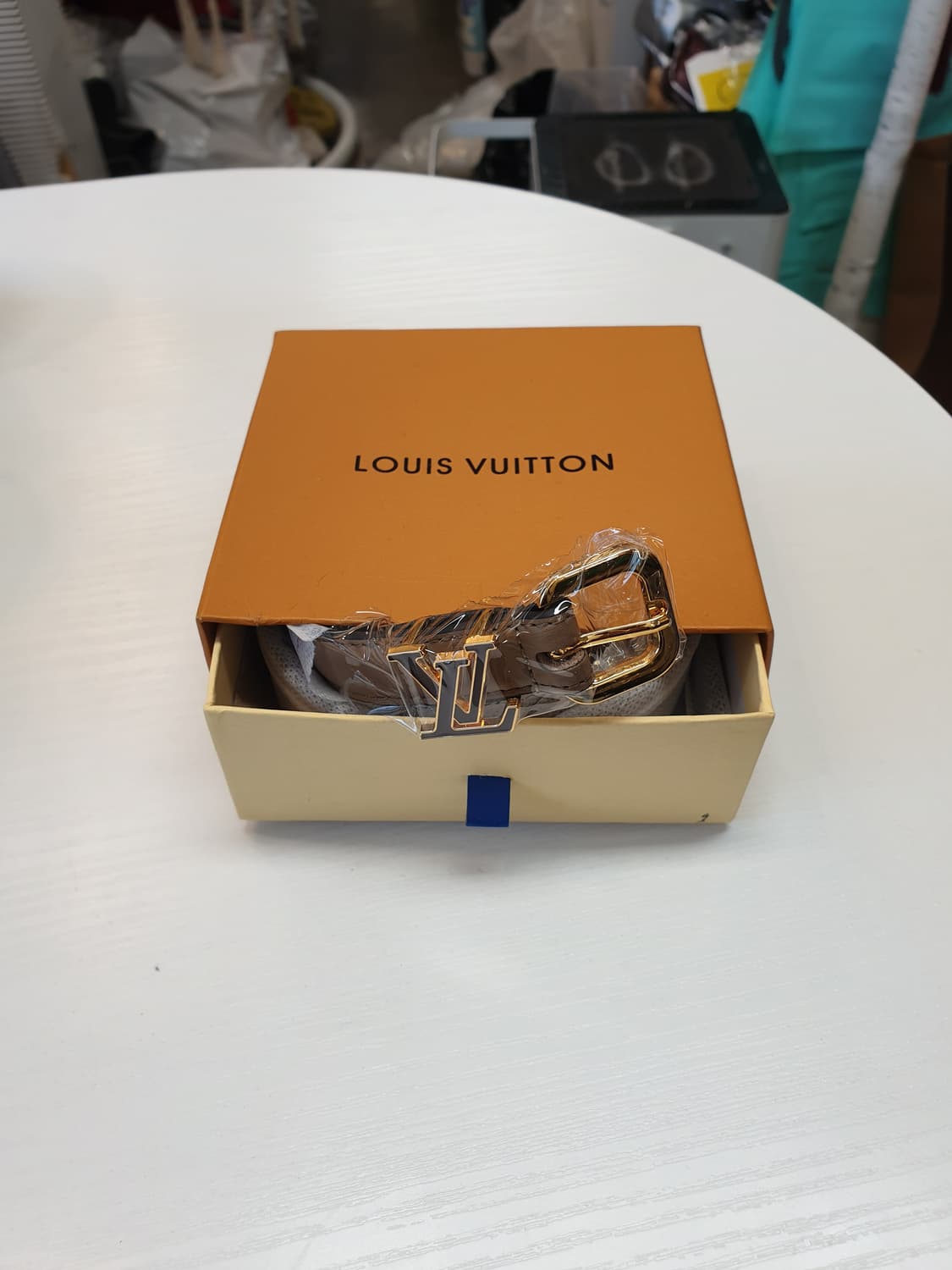 루이비통 여성 브라운 버클 베이지 벨트 새상품✅️ 상품이미지1