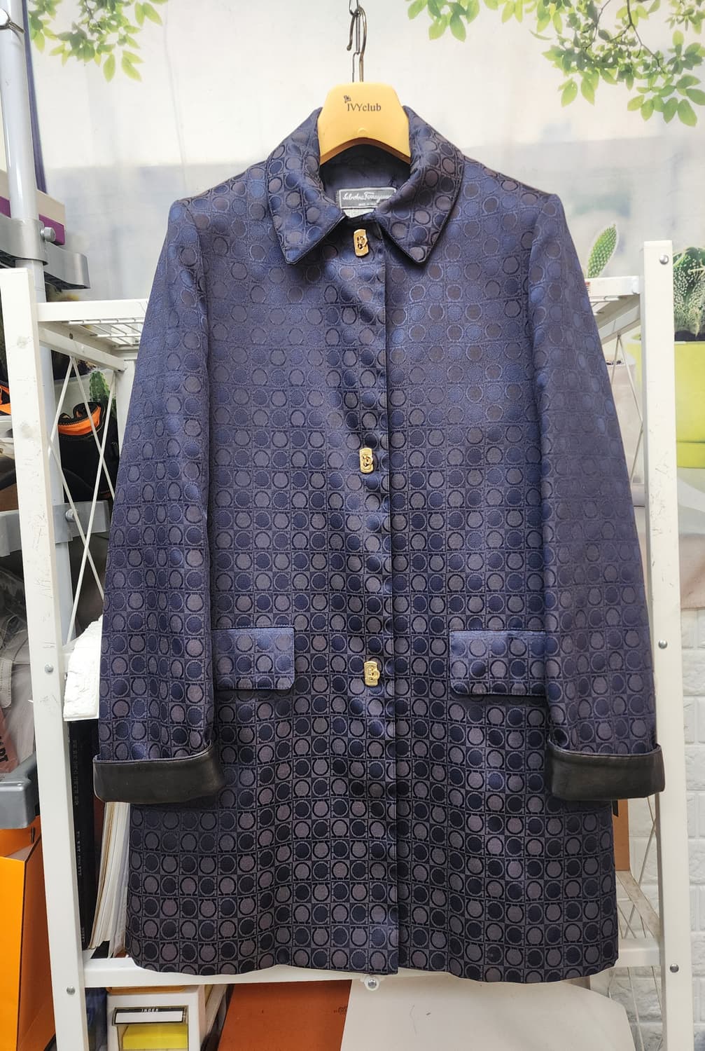 살바토레 페라가모 간치니 여성자켓 66 가죽트리밍 간절기 롱자켓 AD44 상품이미지1