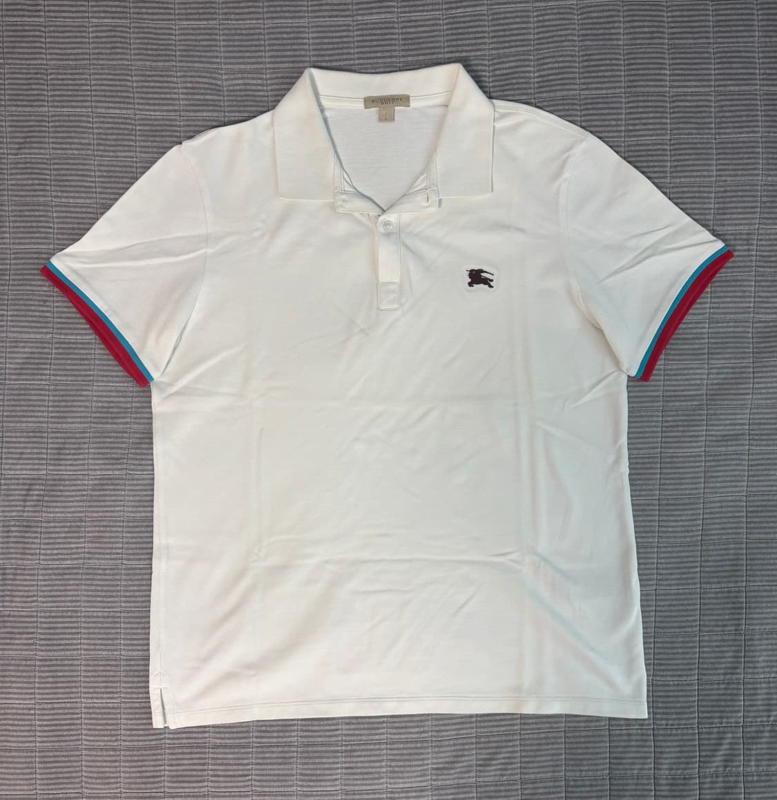 버버리 화이트 pk 카라티 L 상품이미지1