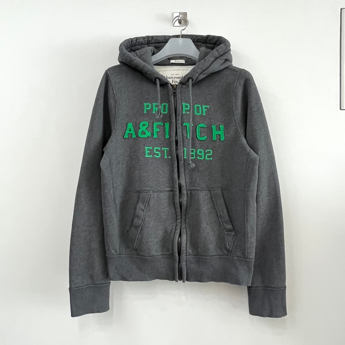 아베크롬비 자수로고 차콜 후드집업 상품이미지2