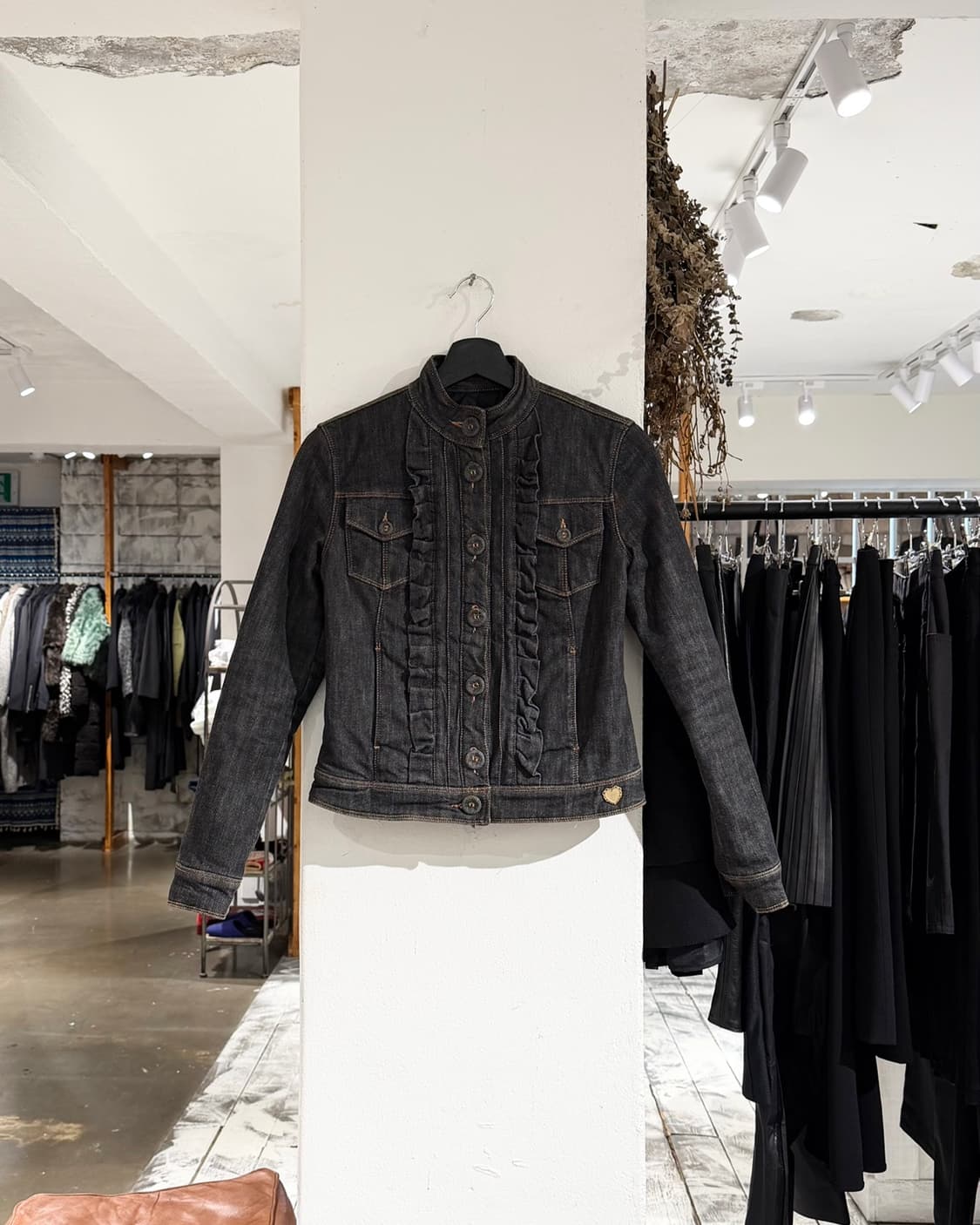 모스키노 진스 블랙 데님 프릴 패디드 자켓 상품이미지1