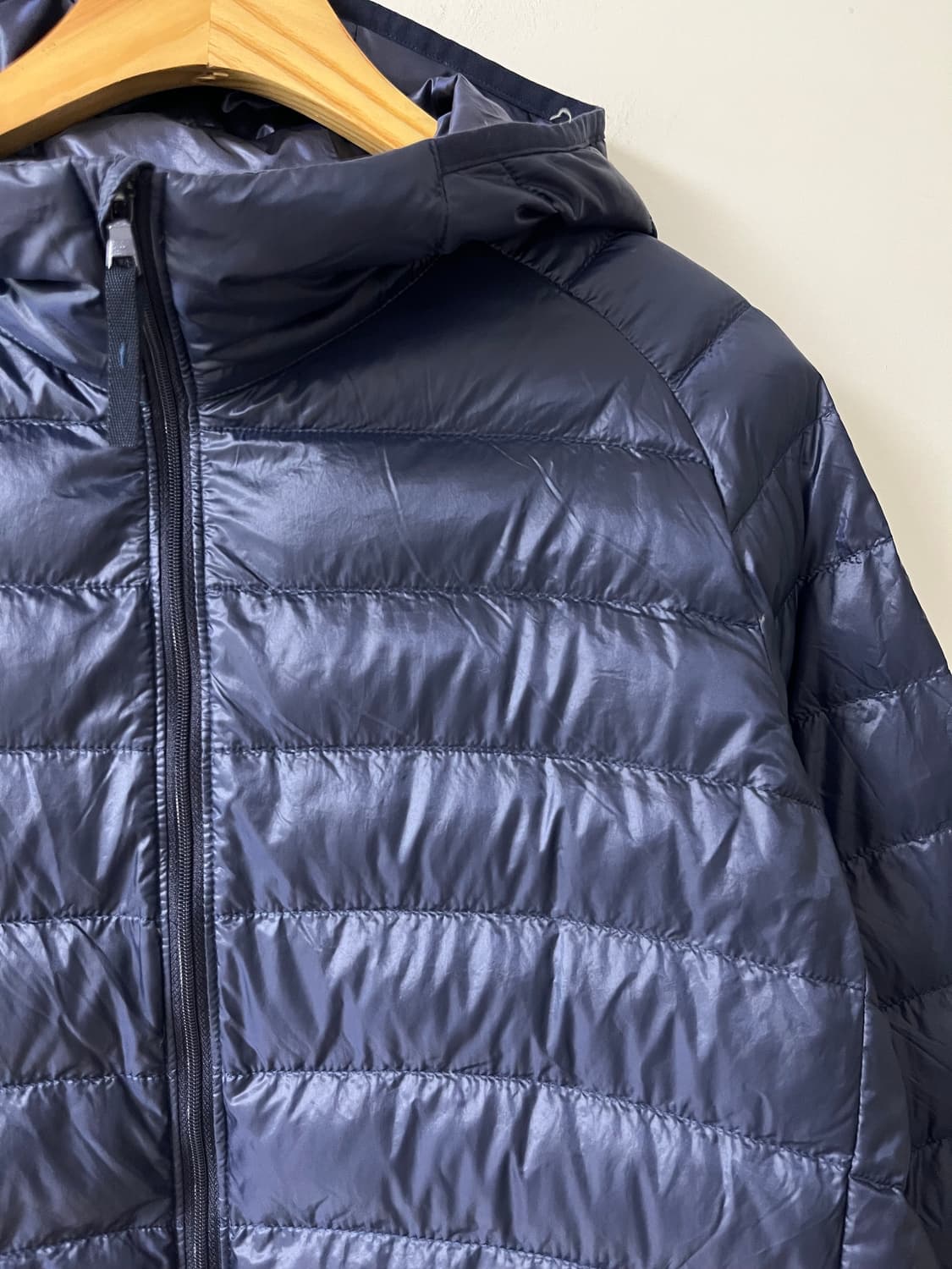 유니클로 경량 패딩 후드 상품이미지6