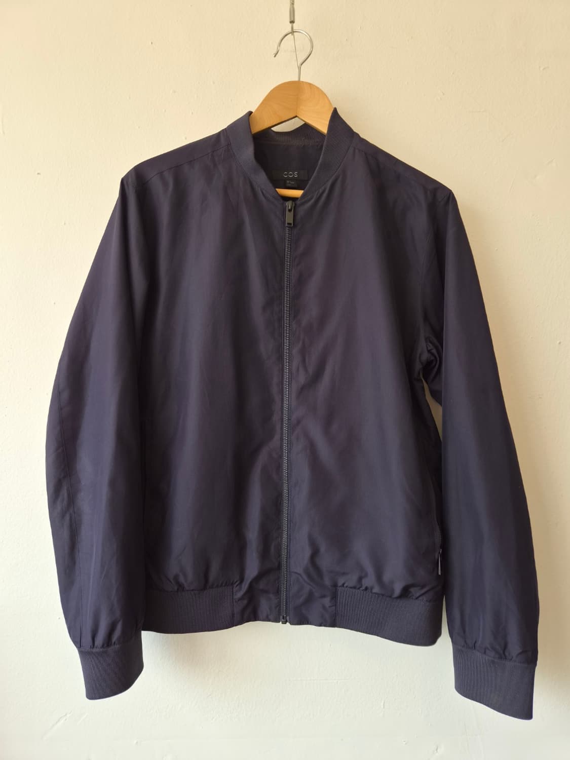 코스 COS 남성 네이비블루종점퍼 S사이즈 상품이미지2