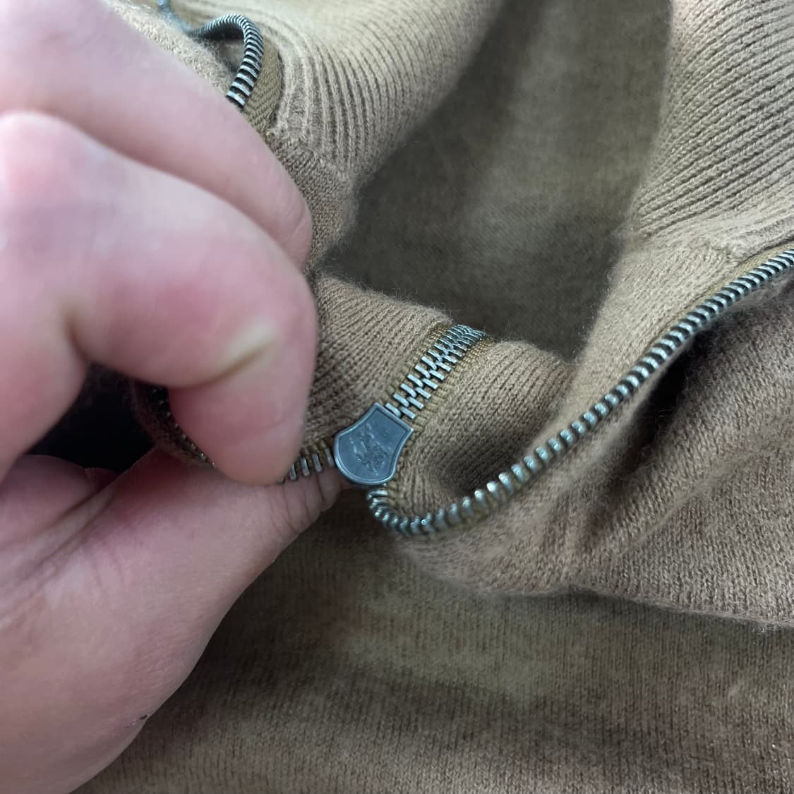 95 버버리 엘보우 패치 캐시미어 반집업 니트 상품이미지5