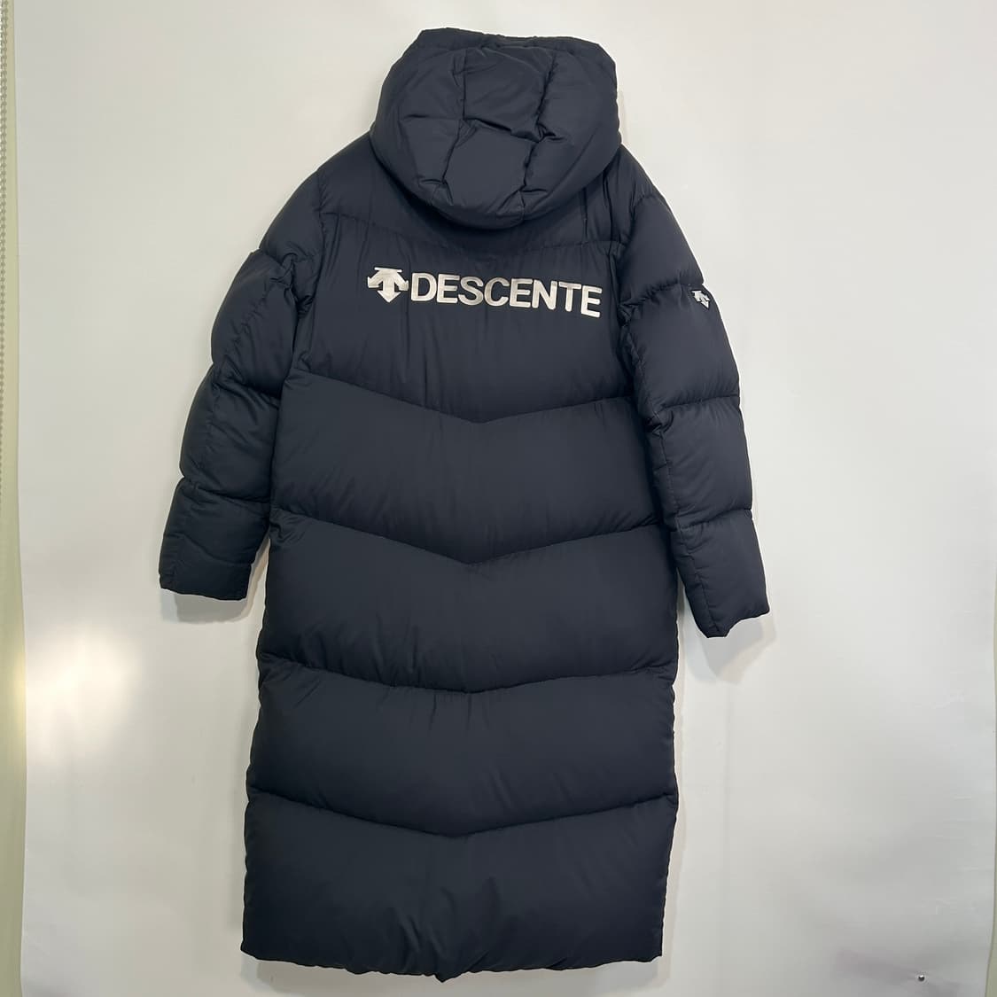 데상트 남성 구스다운 롱패딩 100 상품이미지3