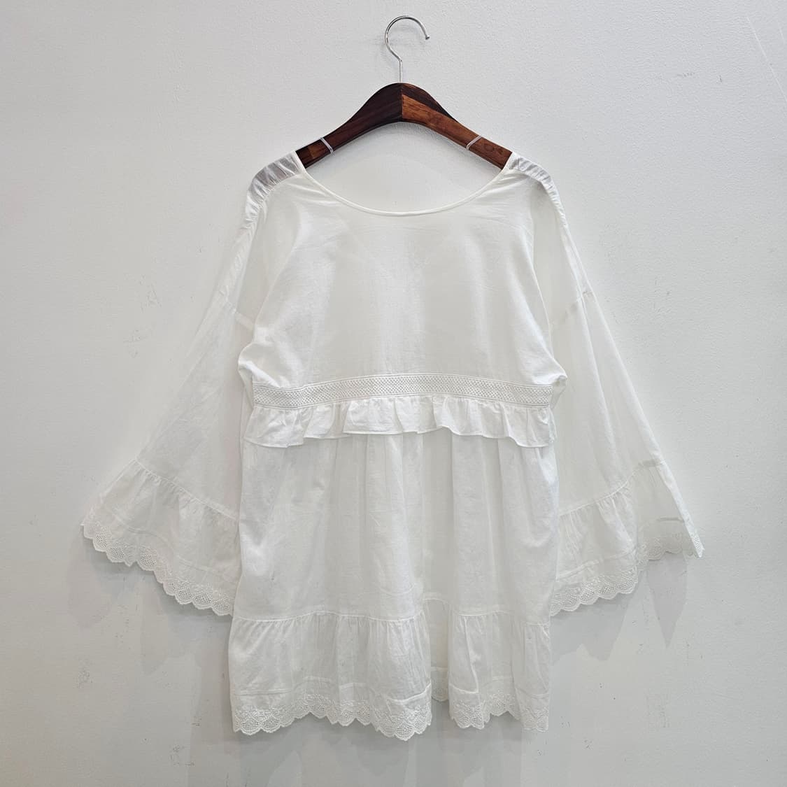 [F]JPN 화이트 프릴 3단 캉캉블라우스 상품이미지9
