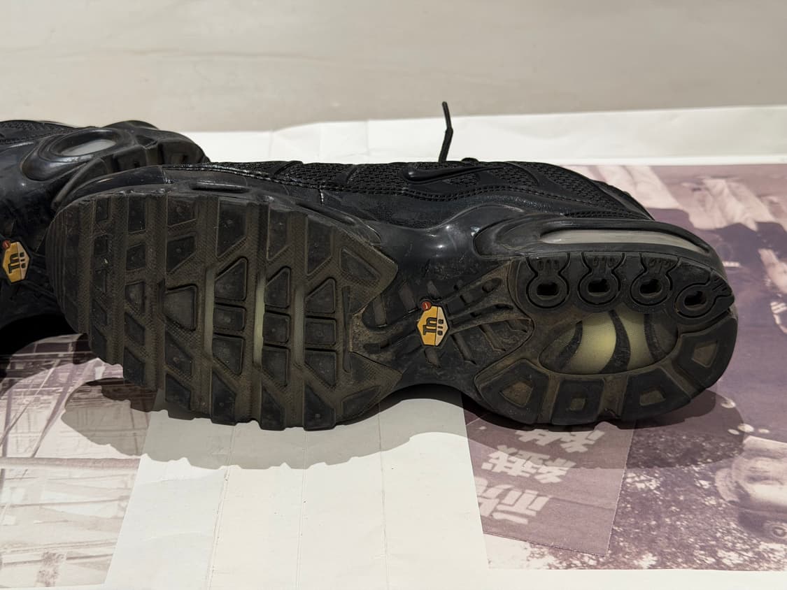 나이키 에어맥스 플러스 트리플 블랙 상품이미지5