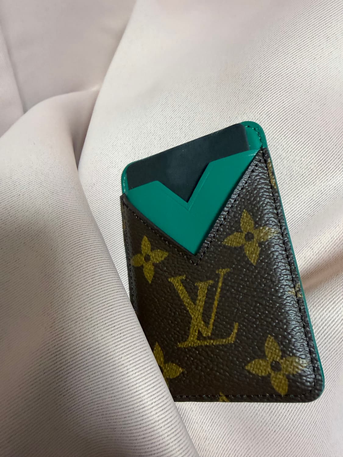 루이비통 맥세이프 카드지갑 상품이미지4