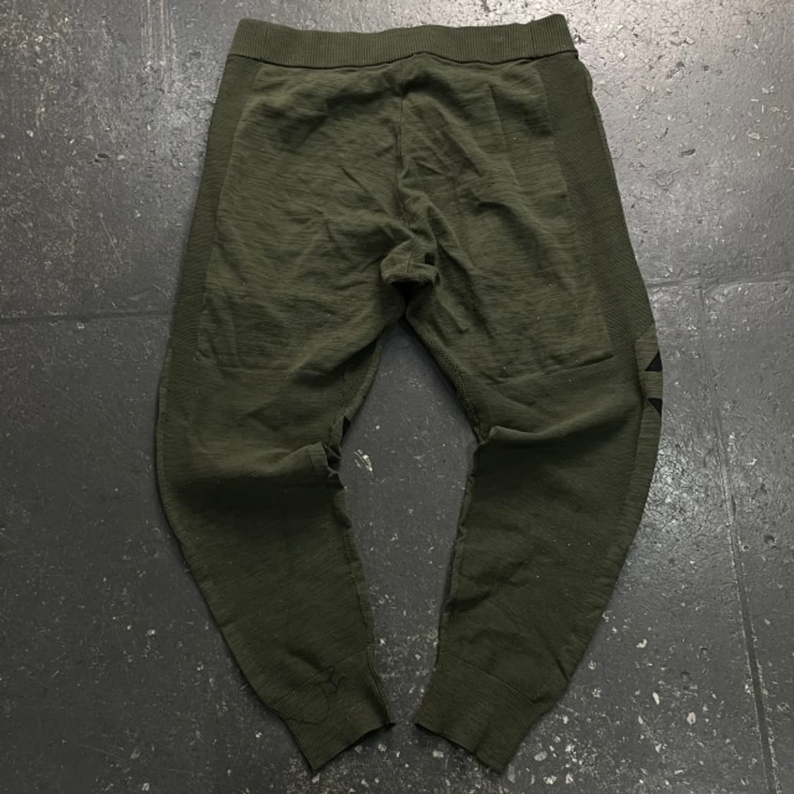 100 푸마 nrg 에보니트 팬츠  상품이미지5