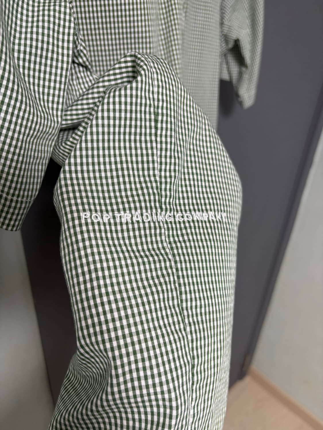 팝트레이딩컴퍼니 반팔 셔츠 판매합니다. 상품이미지3