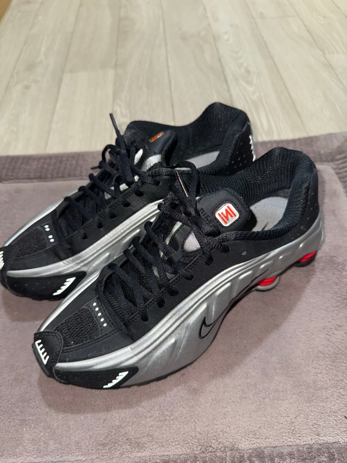 샥스 R4 실버 상품이미지1