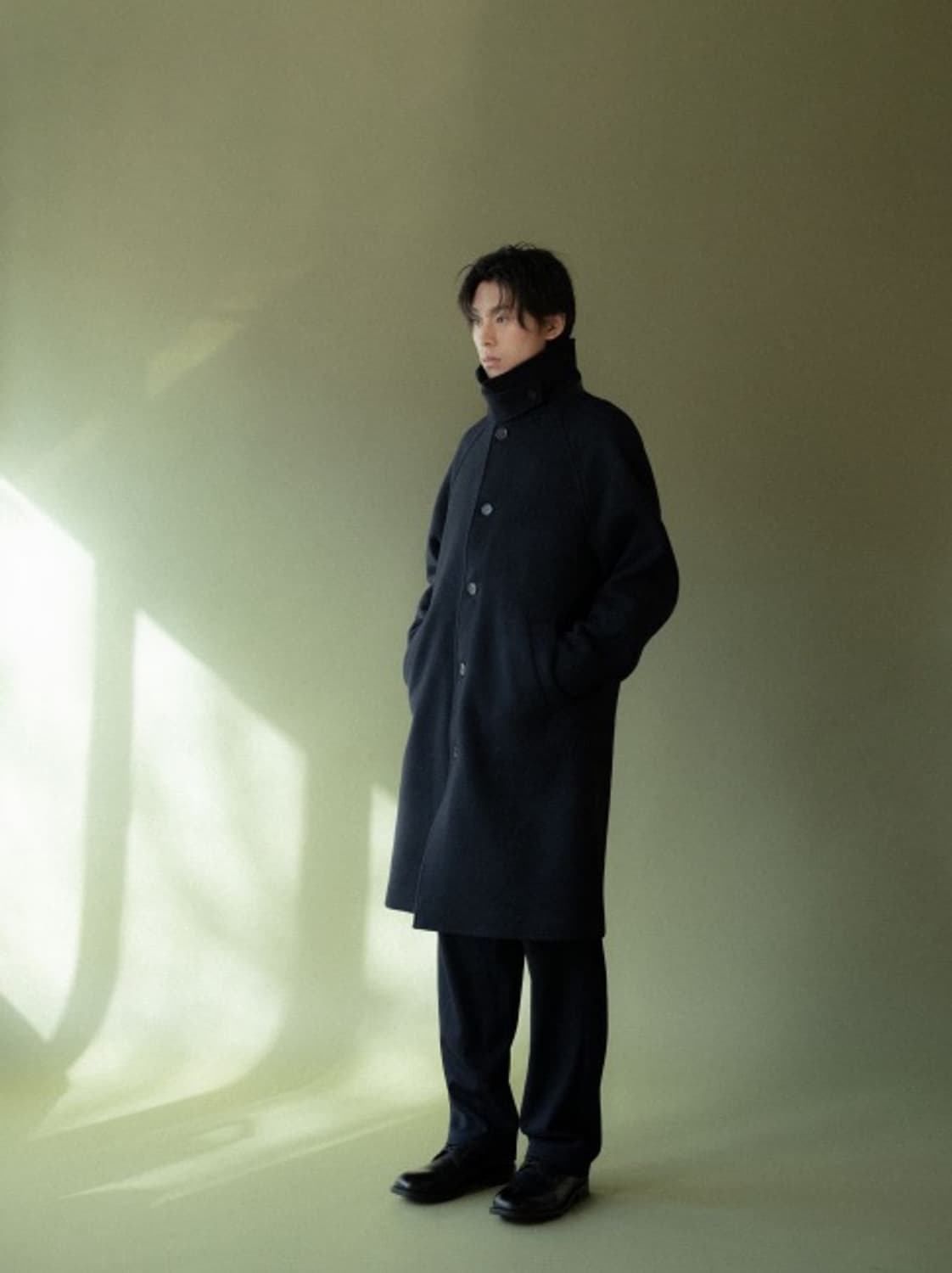 우드비 울 모사 레더 트림 코트 네이비색상 2사이즈 상품이미지1