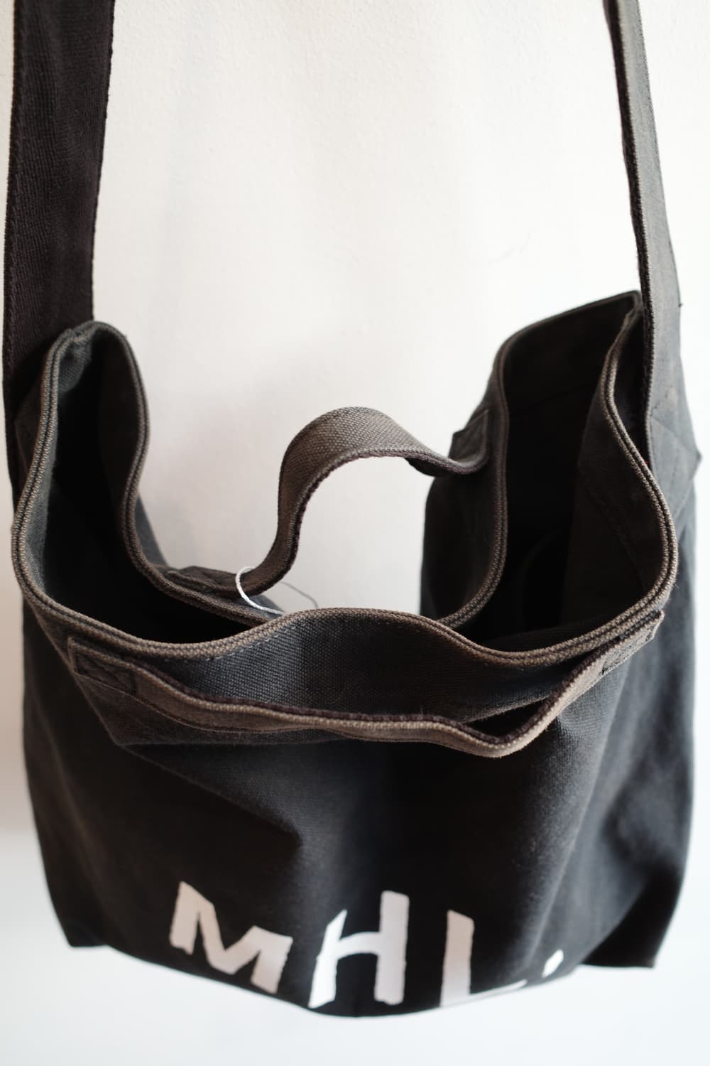 MHL 마가렛 호웰 캔버스코튼 메일백 상품이미지3