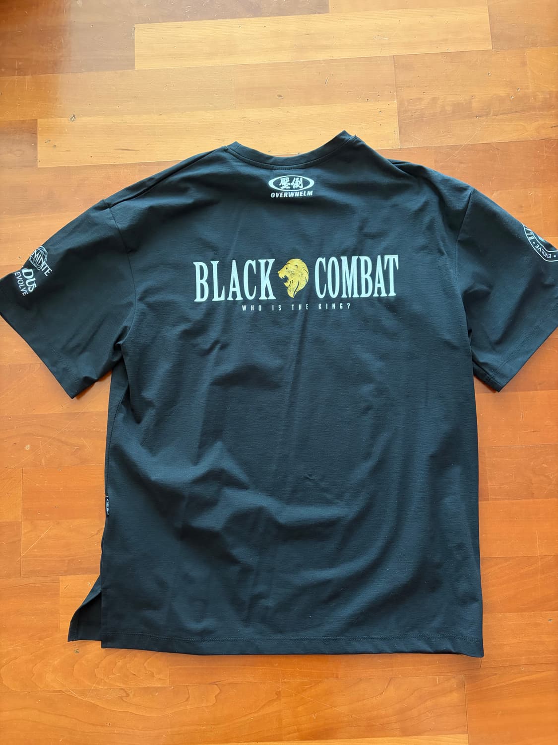 압도x블랙컴뱃 반팔 1사이즈 상품이미지3