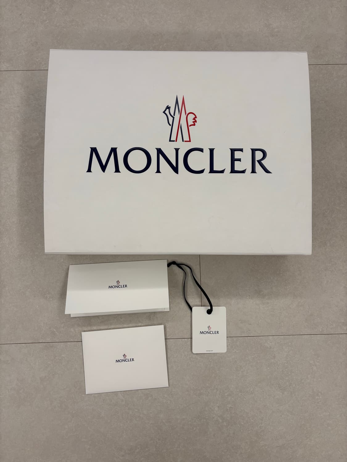 새상품 몽클레어 클루니 블랙 리얼퍼 3사이즈 판매 상품이미지2