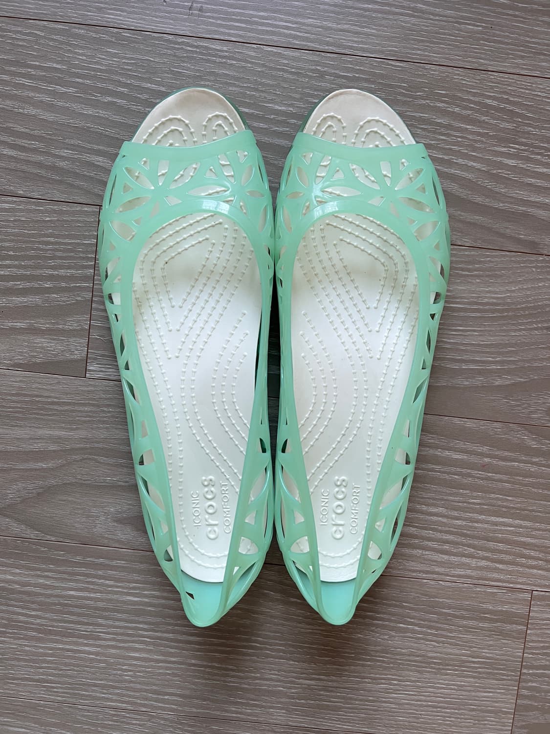 크록스 민트 젤리 플랫슈즈 샌들 아이코닉 컴포트 8 상품이미지1