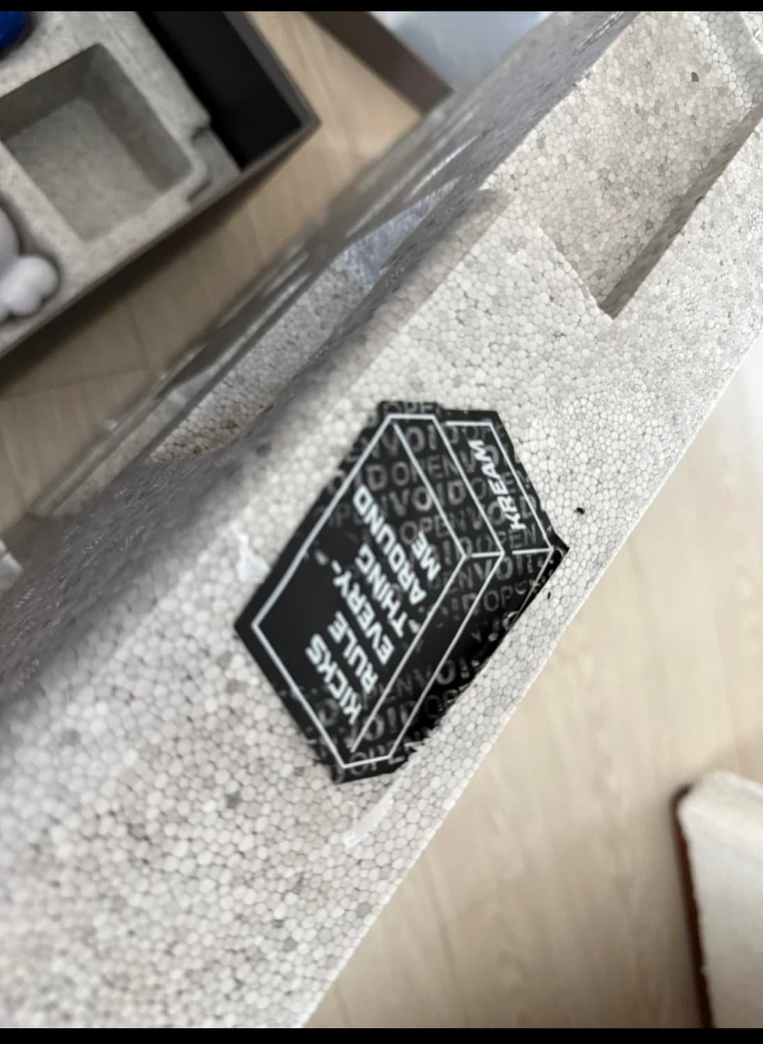 급처‼️카우스 패밀리 바이닐 피규어 브라운 블루 화이트 상품이미지3