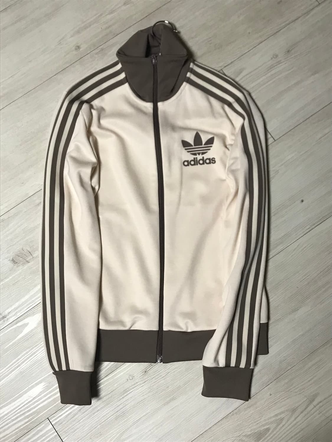 아디다스 베켄바우어 트랙탑 원더 화이트 트레이스 브라운 상품이미지1