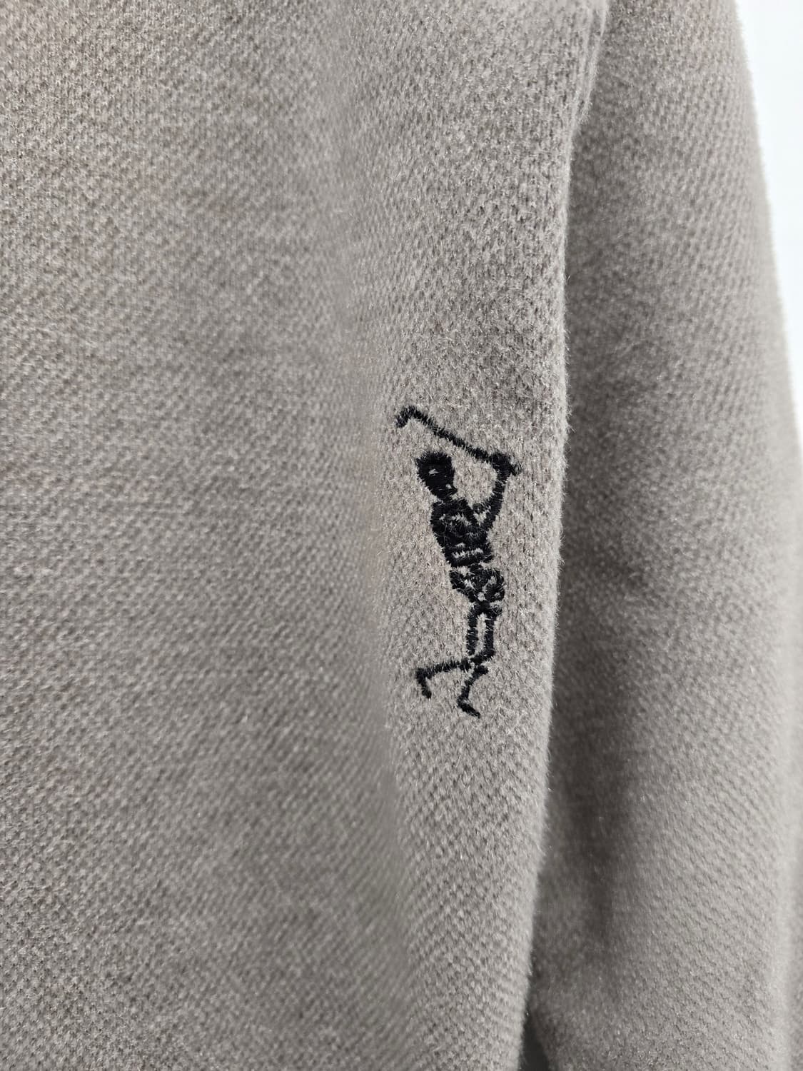 마크앤로나 남성 그레이 터틀넥 니트.
싸이즈 100.  택포 상품이미지6