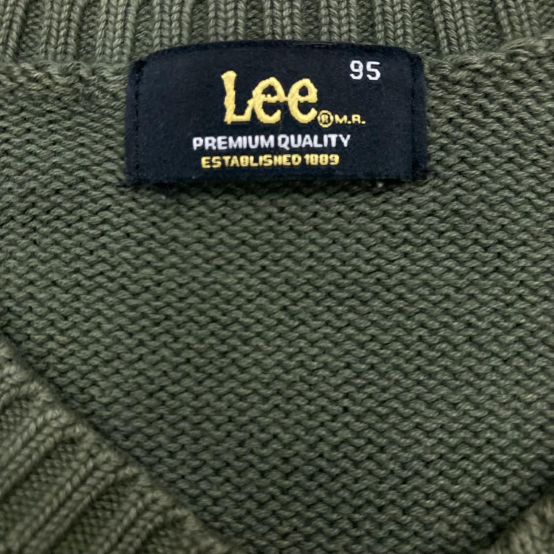 Lee 카키 컬러 스몰 로고 니트 상품이미지3