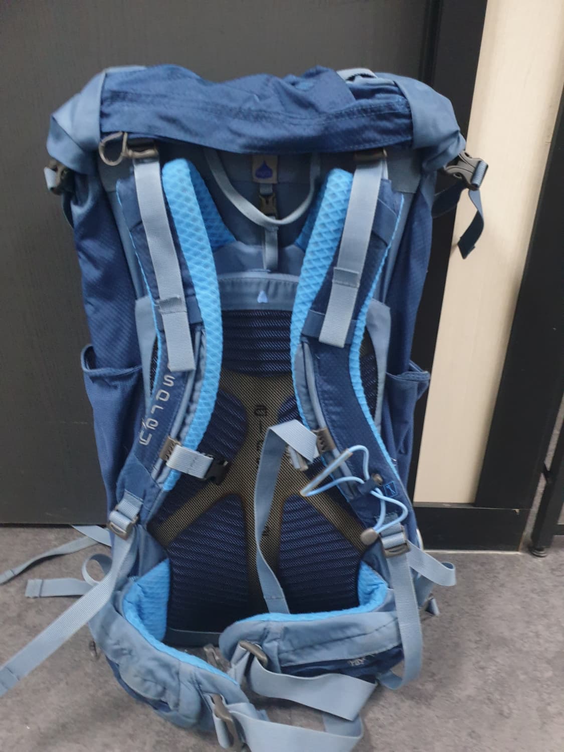 오스프리 등산배낭 정품 36리터 배낭 팝니다  상품이미지2