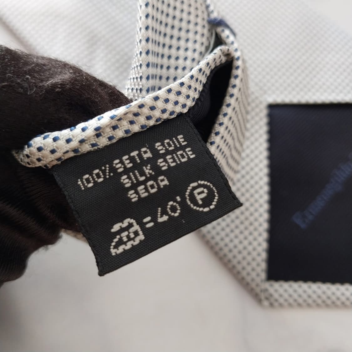 제냐 실크 화이트 마이크로 패턴 넥타이 9cm A+등급 K1901
 상품이미지9