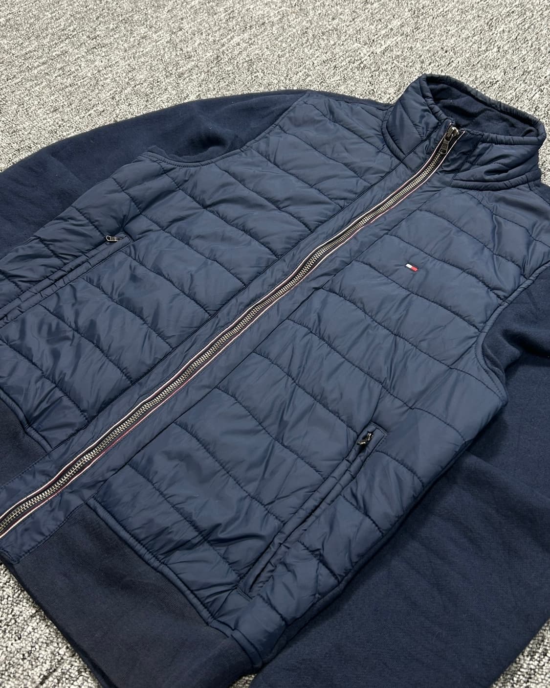 타미힐피거 네이비 경량 패딩 집업 상품이미지3