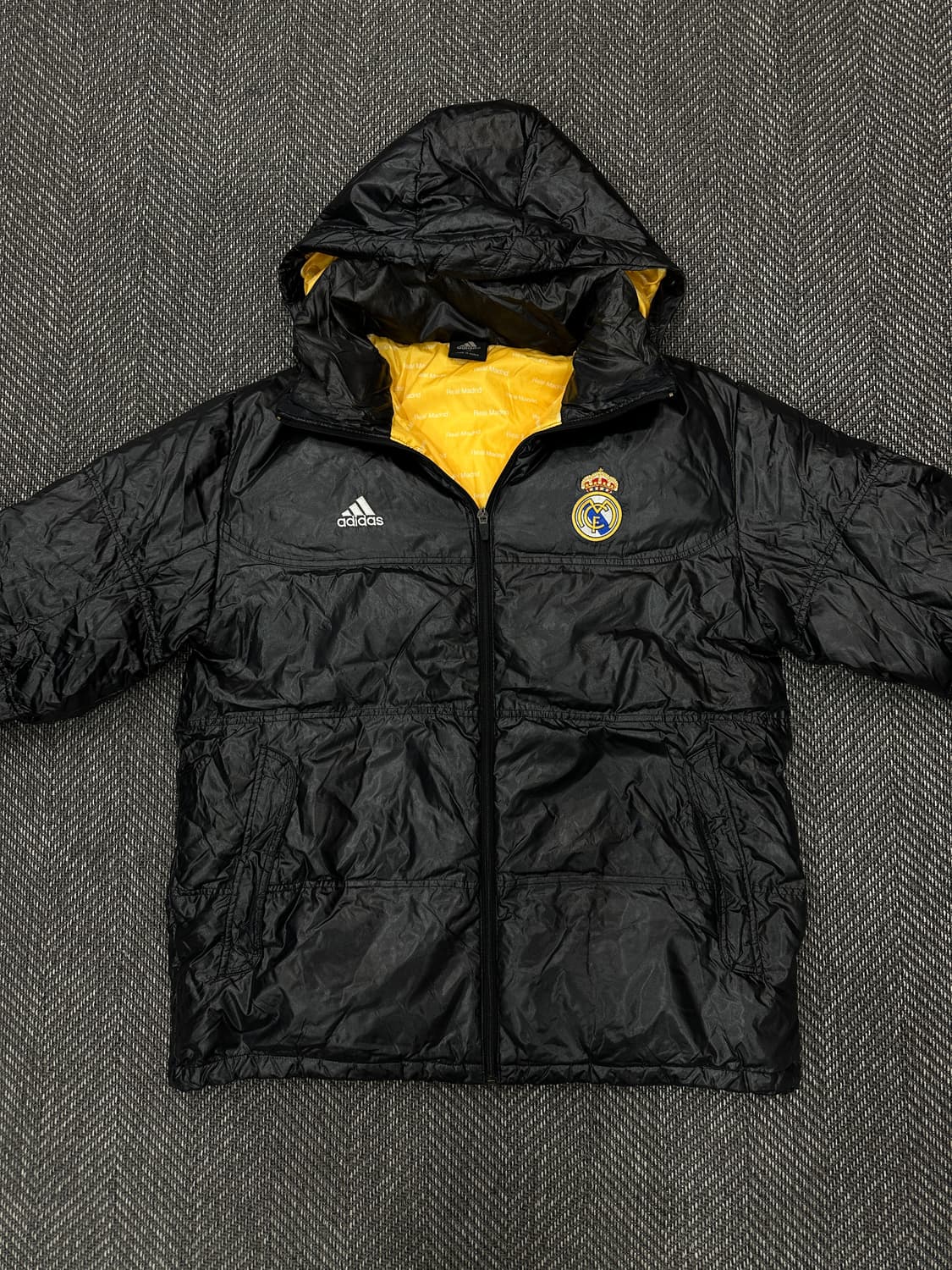 레알마드리드 패딩 블랙 상품이미지2
