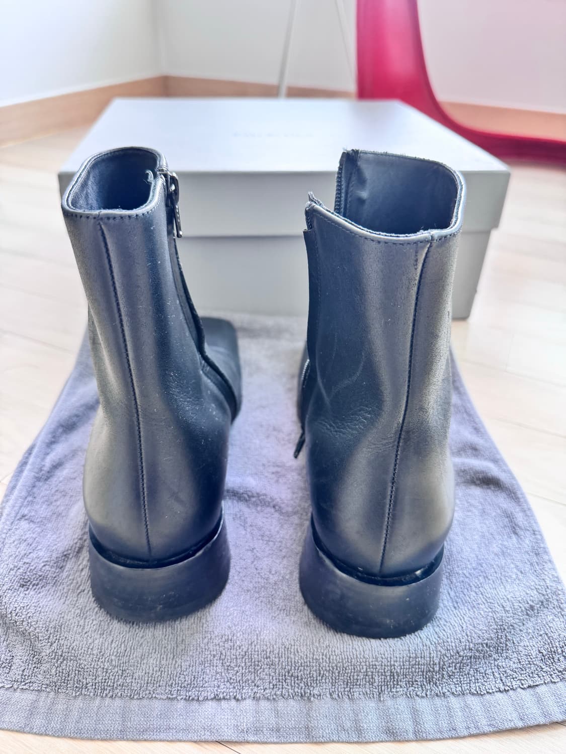 발렌시아가 블랙 워크 스퀘어토 가죽 앵클 부츠 상품이미지8