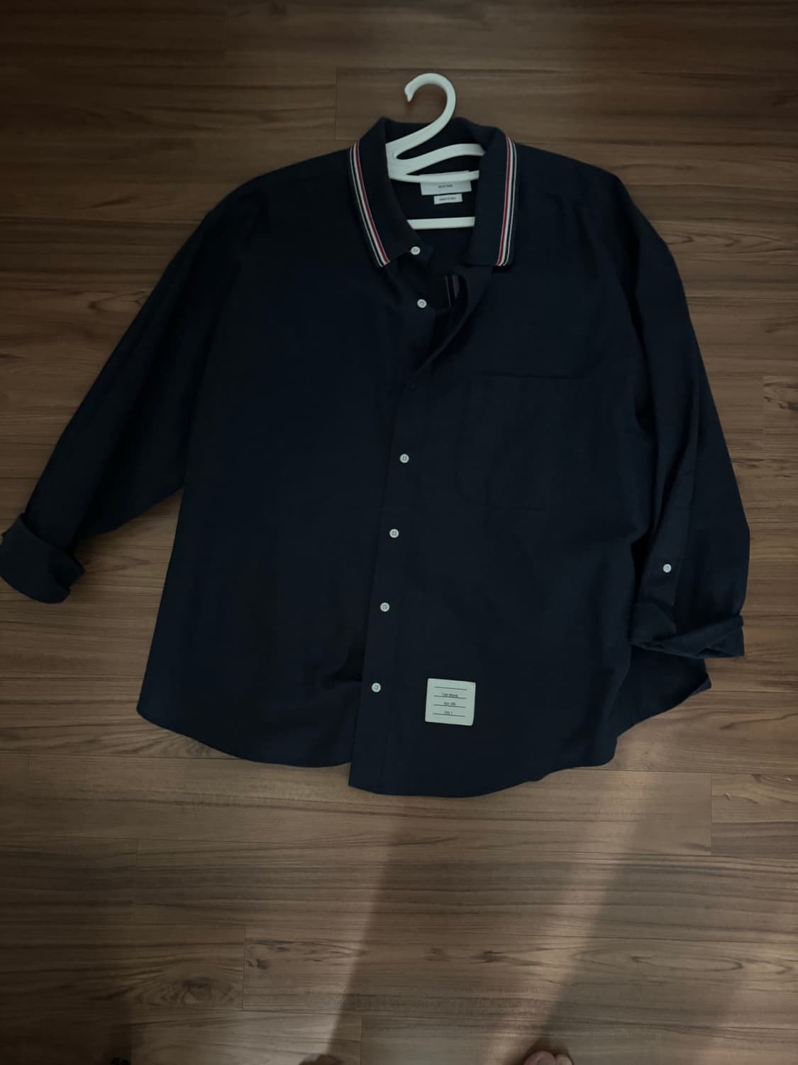 톰브라운 오버핏 네이비 셔츠 사이즈 4  상품이미지1