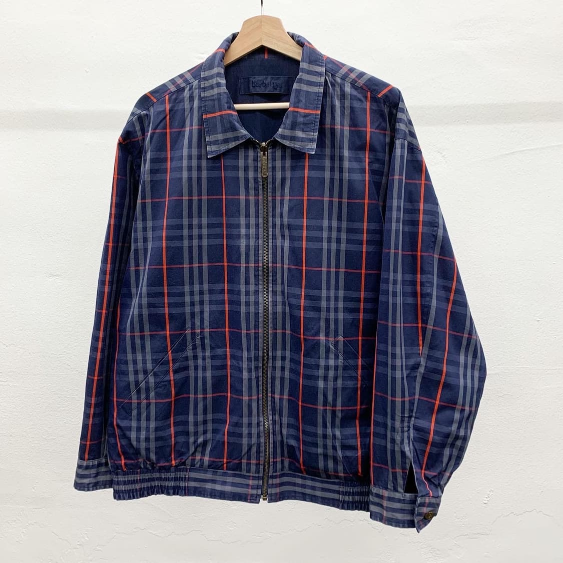 버버리 네이비 노바체크 리버시블 봄버 자켓 상품이미지1