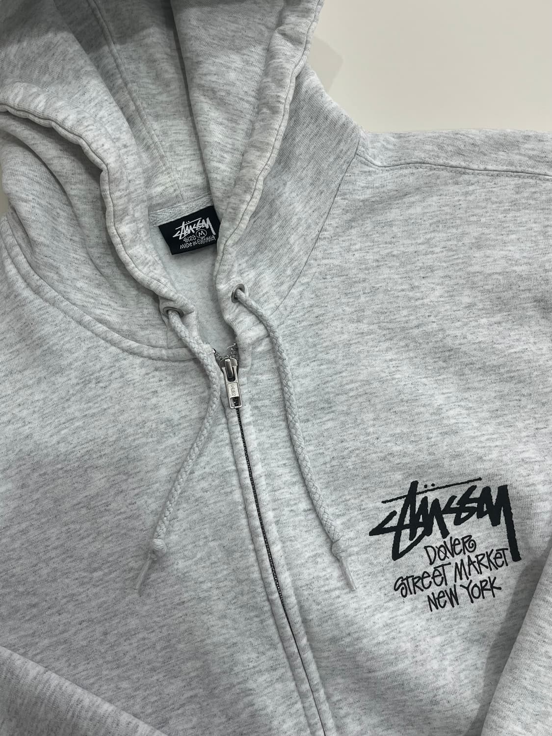 스투시 도버 스트릿 마켓 뉴욕 후드 집업 그레이 M 상품이미지1