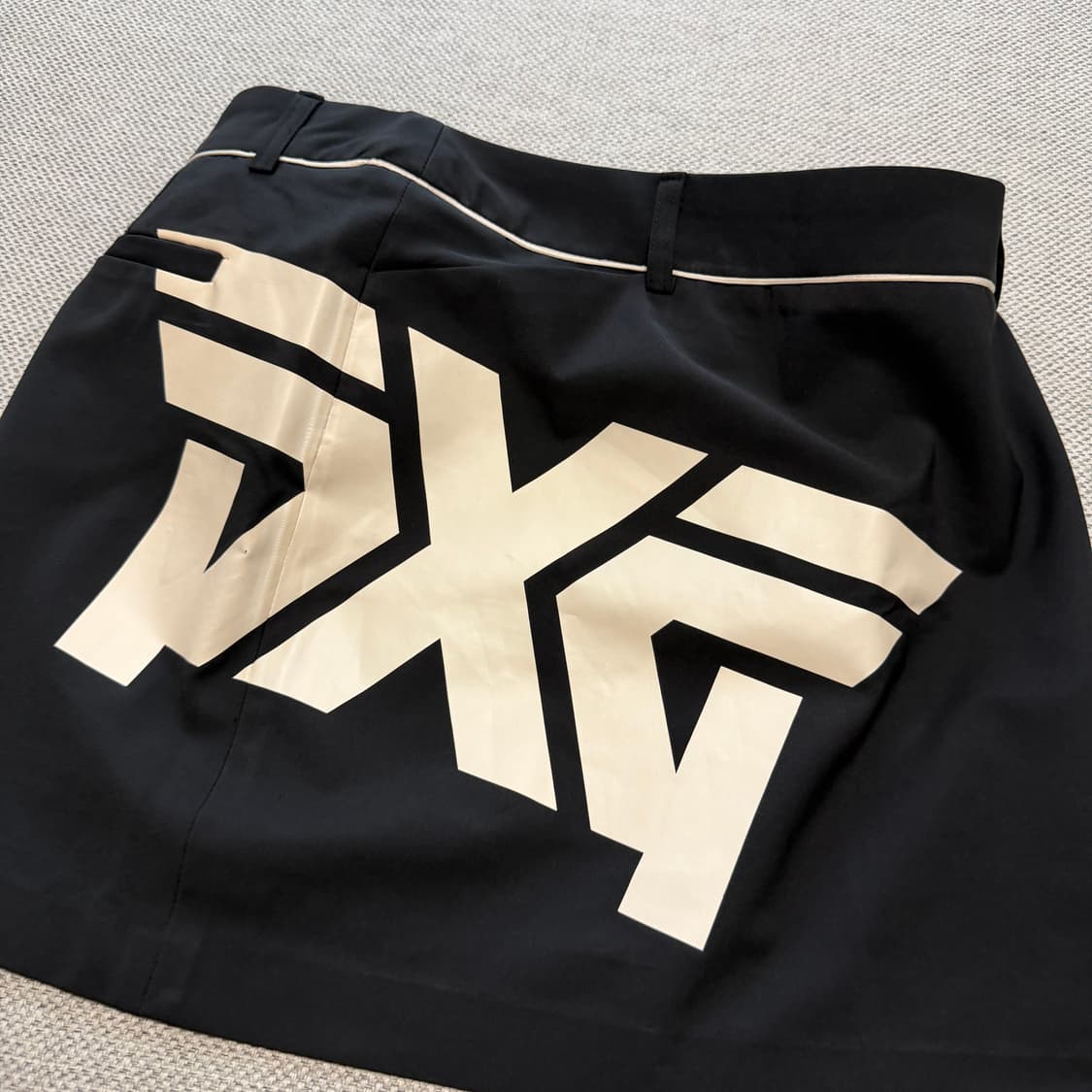 PXG 블랙 빅로고 스커트 상품이미지2