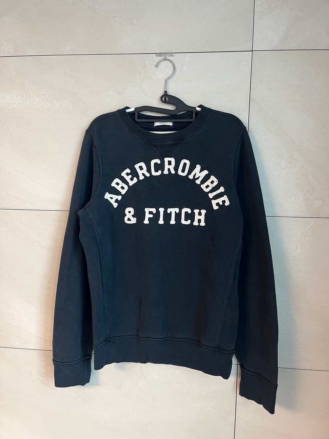 아베크롬비 네이비 약기모 맨투맨 (M size) 상품이미지3