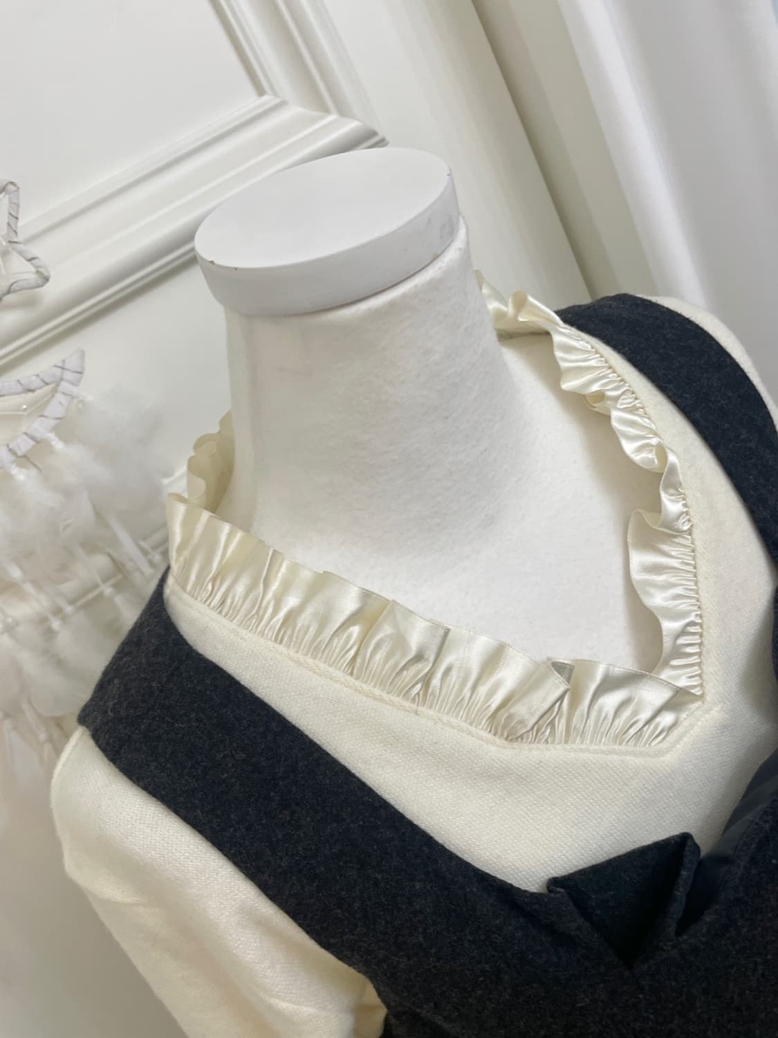 ivory satin frill point knit&black pleat 상품이미지8