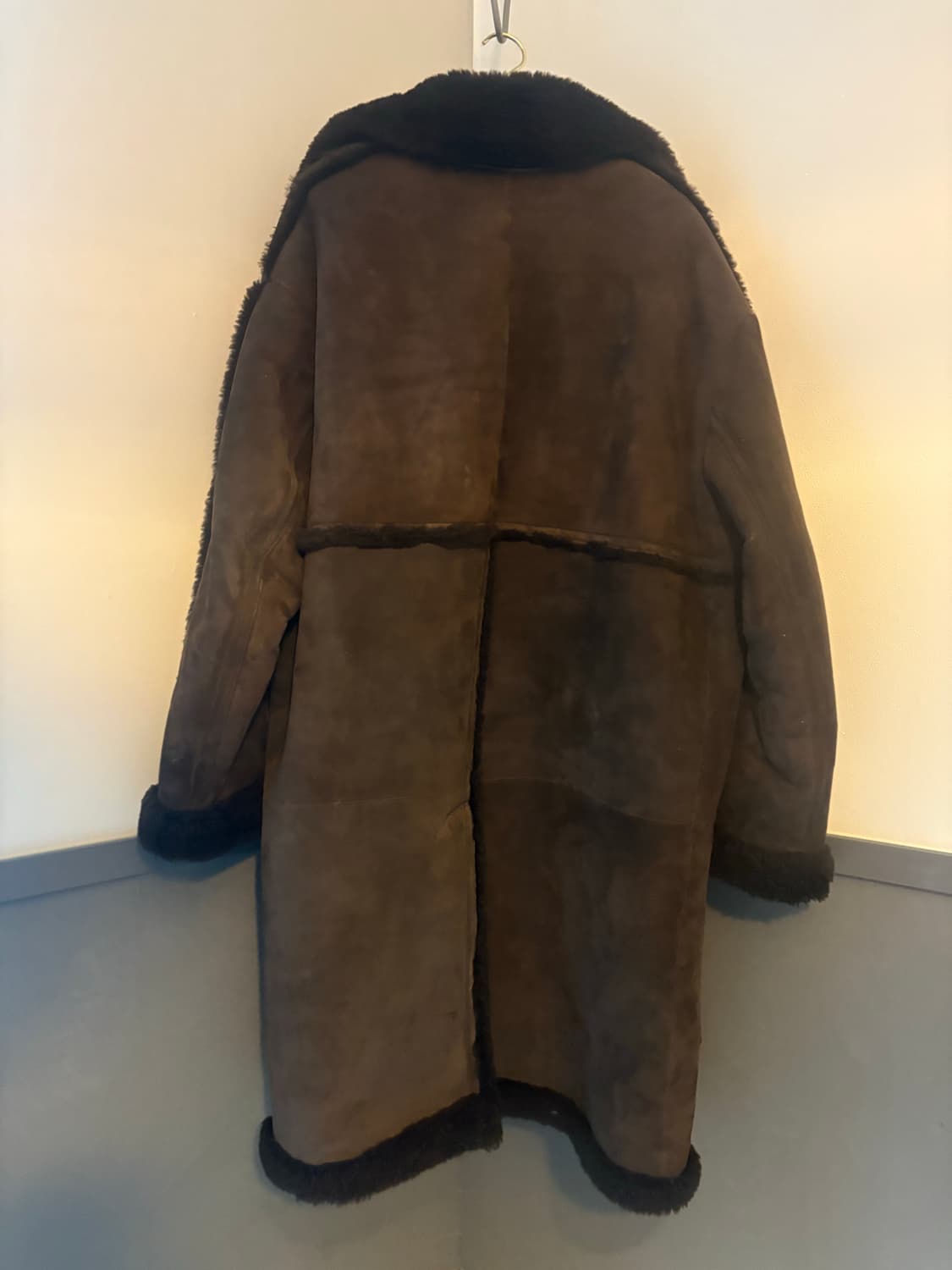 톰포드 23FW 롱 시어링 코트 52 (모델명: O1SM1STK1224) 상품이미지3