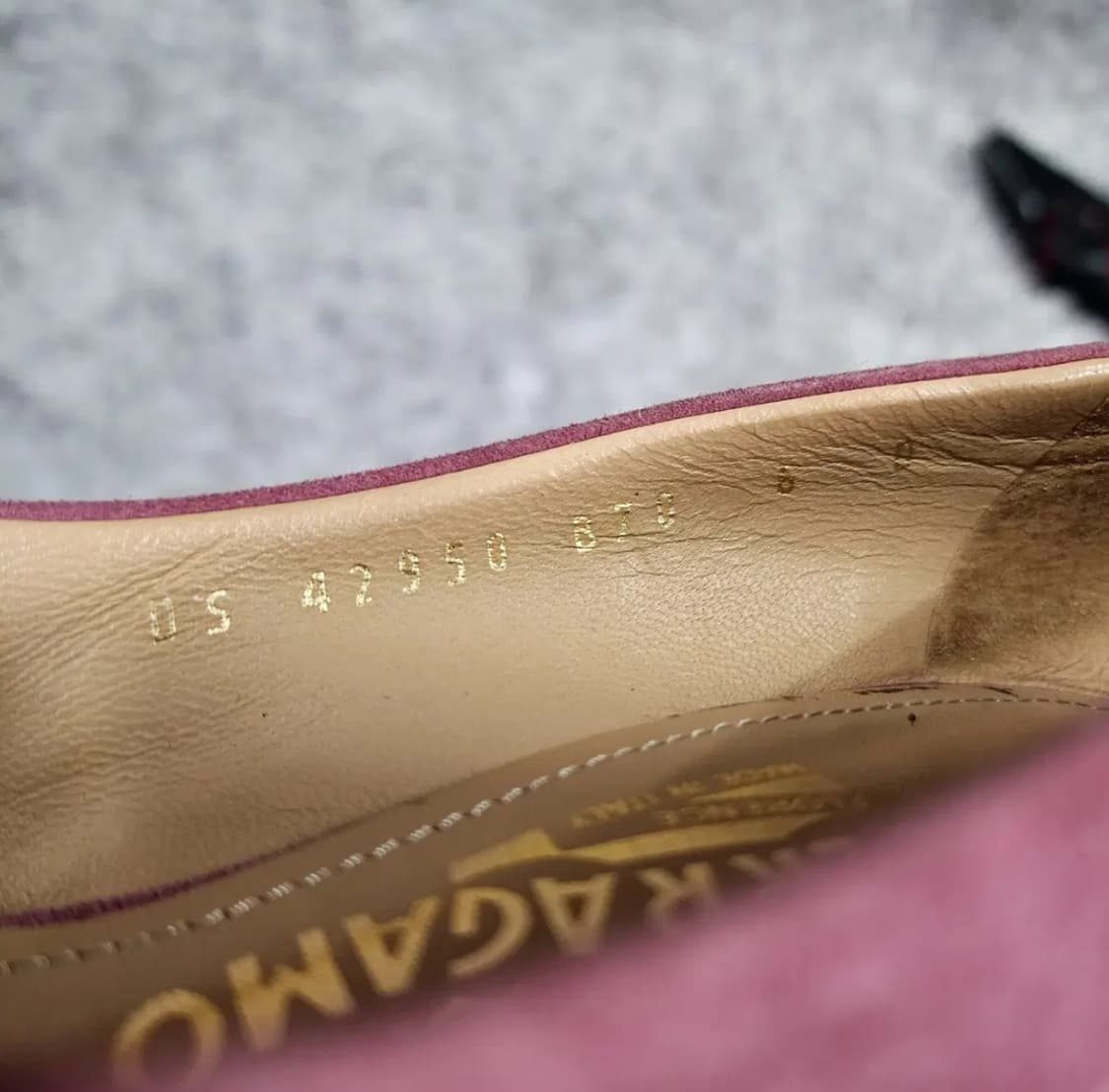 페라가모 스웨이드 펌프스 힐 6 상품이미지8