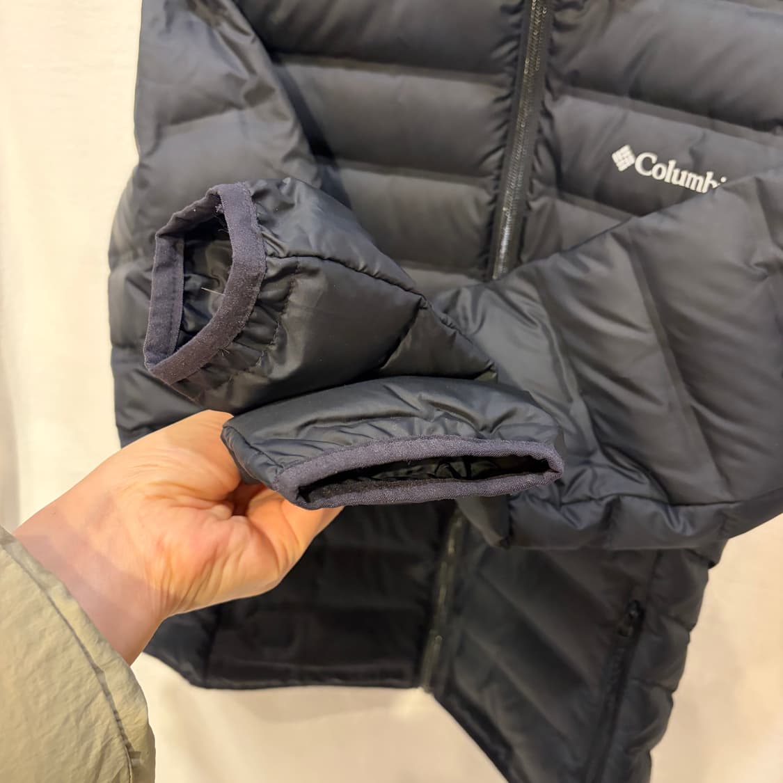 컬럼비아 블랙 경량 패딩 자켓 상품이미지5