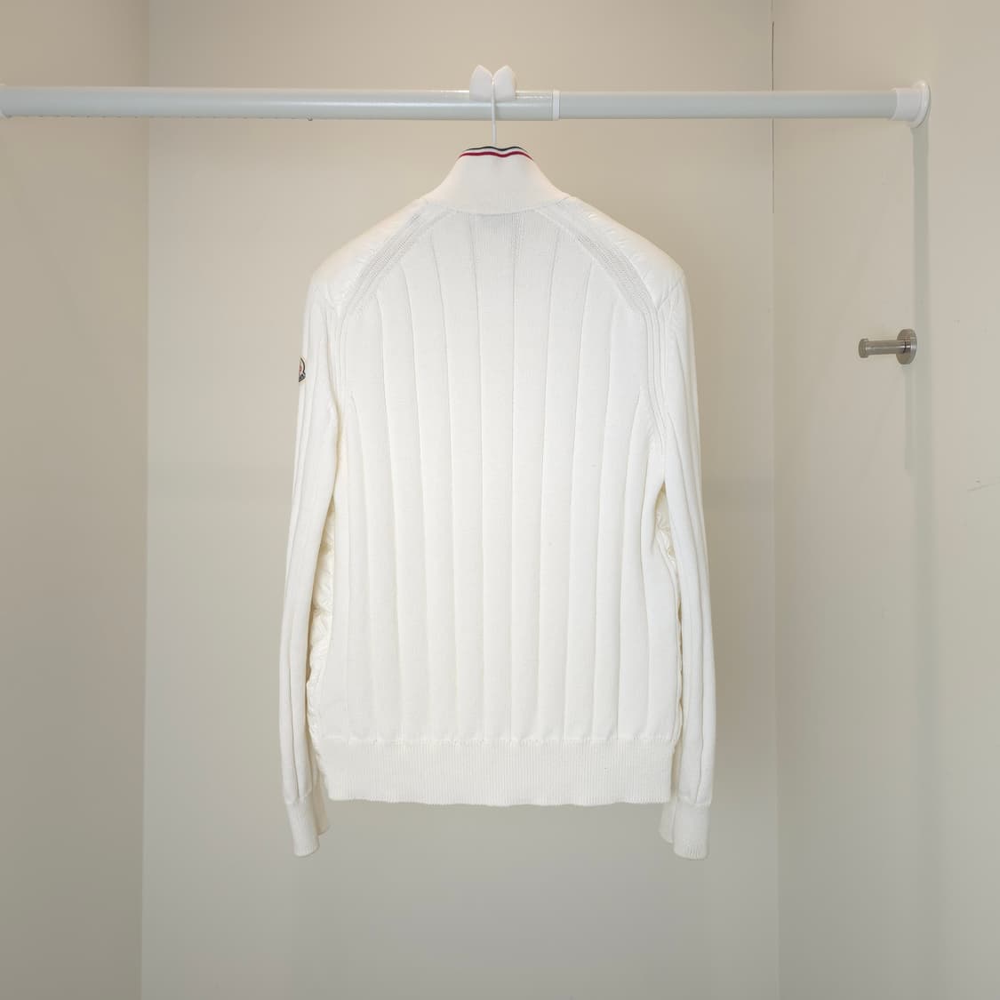 [중고/정품] 몽클레어 트리콧 니트패딩 화이트 상품이미지2