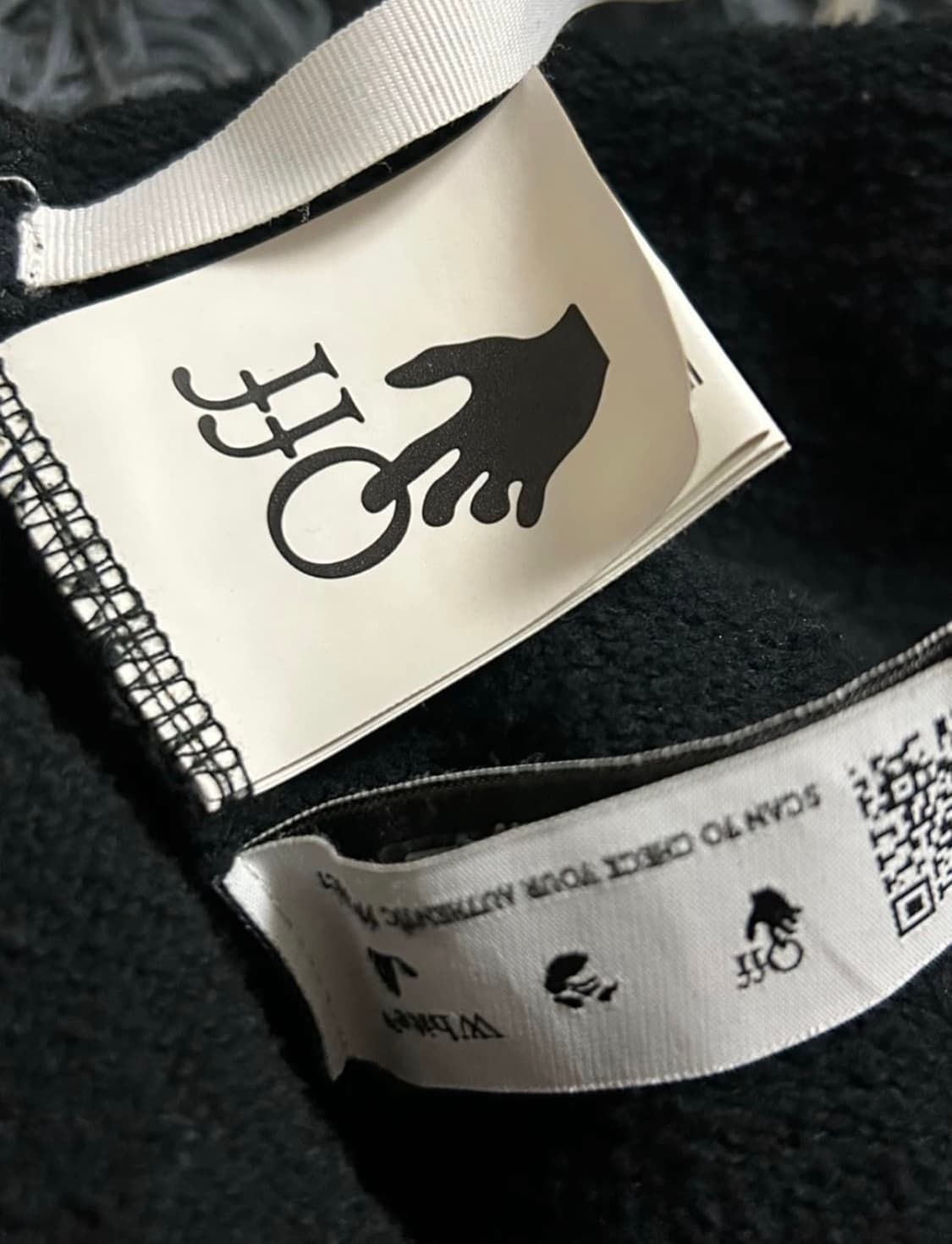 오프화이트 후드티 상품이미지3