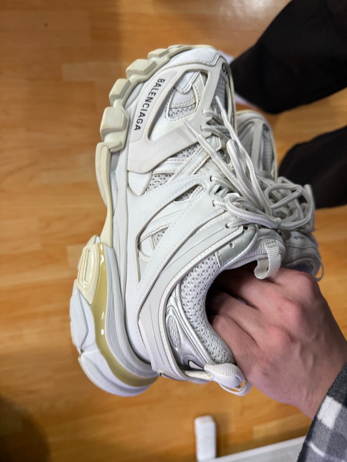 안냐세요발렌시아가 트랙 40사이즈 판매합니다!!(정품)(이쁨)(sss급) 상품이미지4