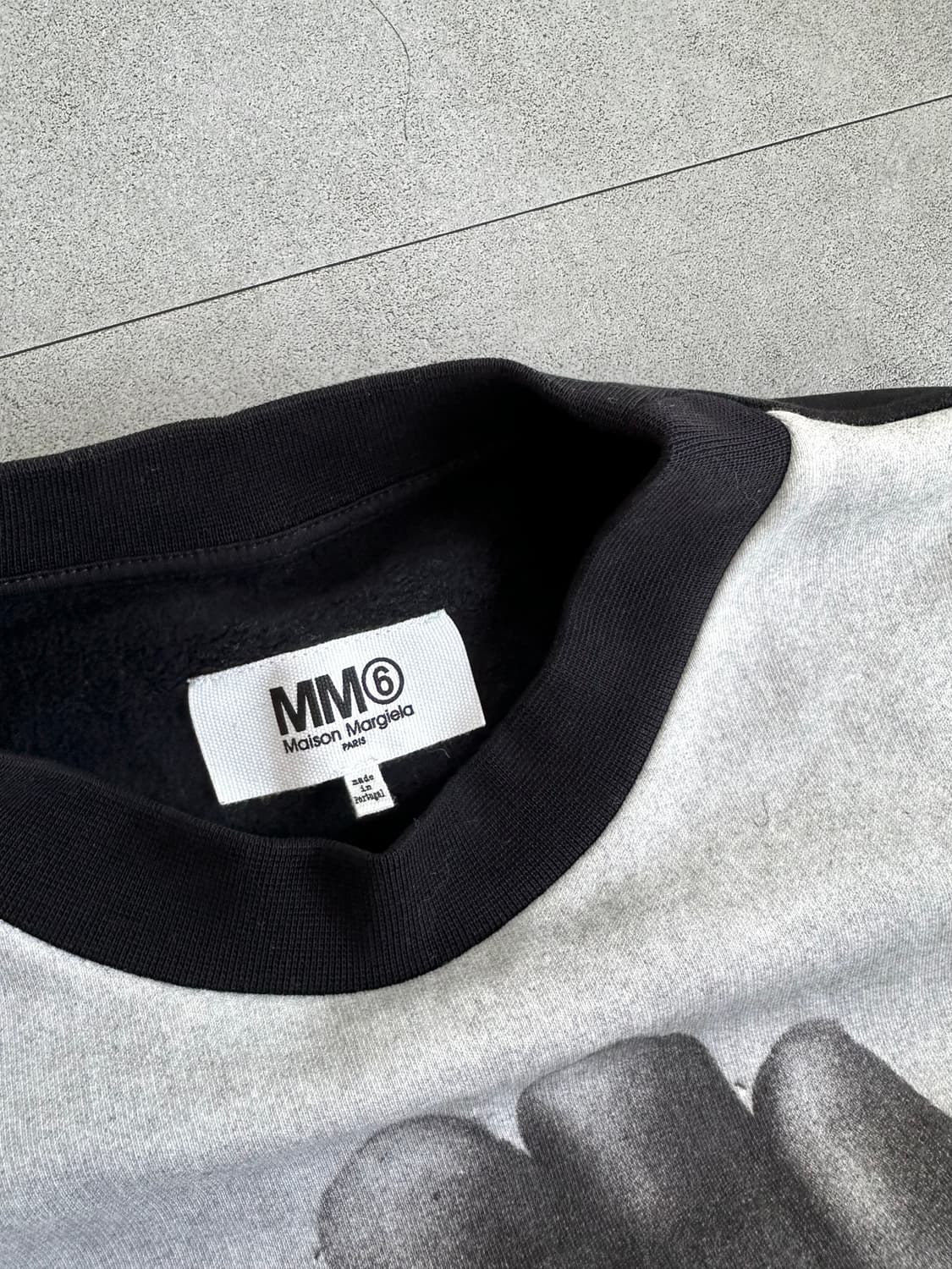 메종 마르지엘라 MM6 그래픽 슬리브리스 베스트 상품이미지6