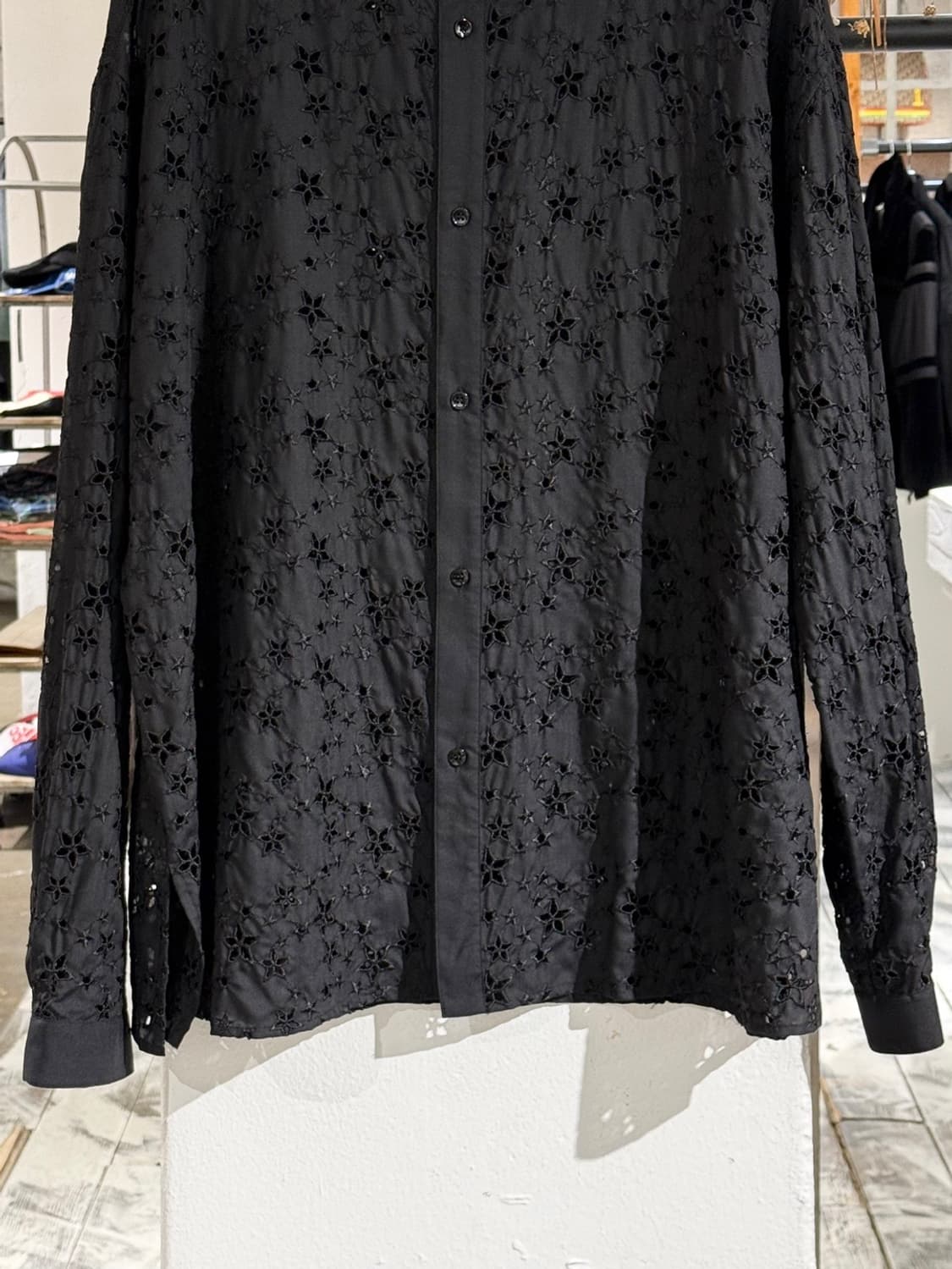 생로랑 블랙 스타 자수 아일렛 셔츠 상품이미지5