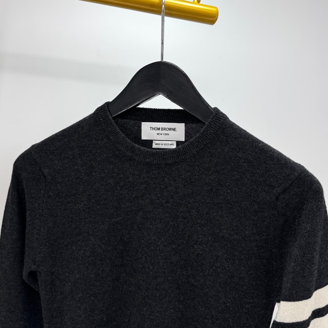 [40사이즈] 톰브라운 사선완장 캐시미어 니트 (FKA001A) 상품이미지4